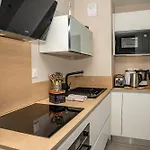 Sete, Thau Indigo B402
