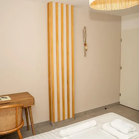 Sete, Thau Indigo B402