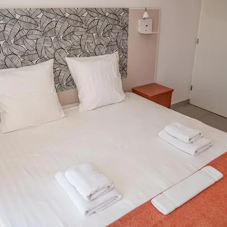 Sete, Thau Indigo B402