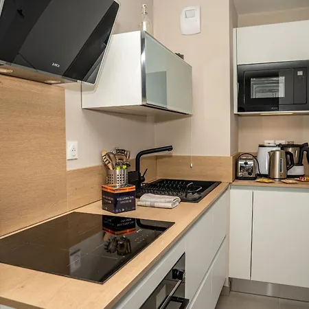 Sete, Thau Indigo B402